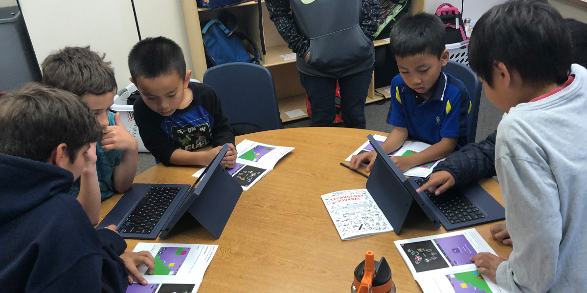 A blend between technology and tactile materials brings kids together in the classroom.